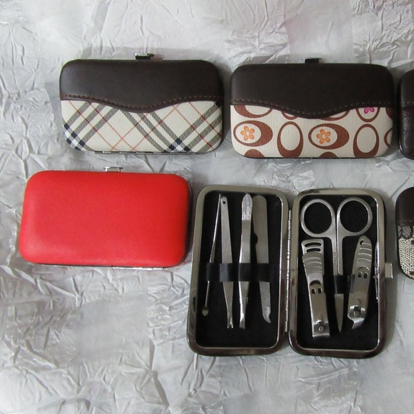 New Manicure set in hard case- Pick one - Picture 6 of 7